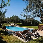 Вилла With Private Pool Пералада